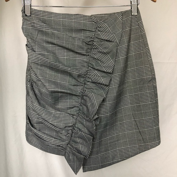 The Jetset Diaries Plaid Mini Skirt - Picture 6 of 9